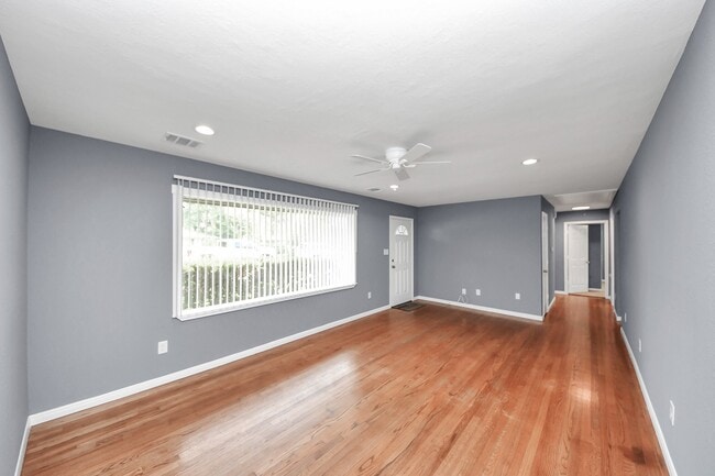 Photo - 10021 Hazelhurst Dr