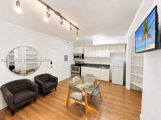 3025 Indian Creek Dr Unit 203