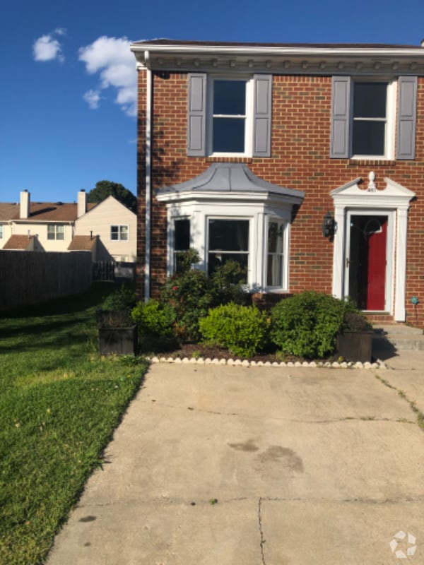 Building Photo - 461 San Roman Dr Rental
