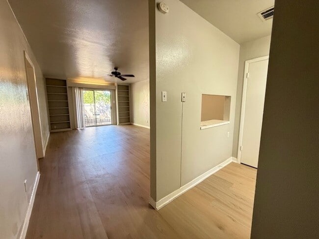 Photo - 701 E 45th St