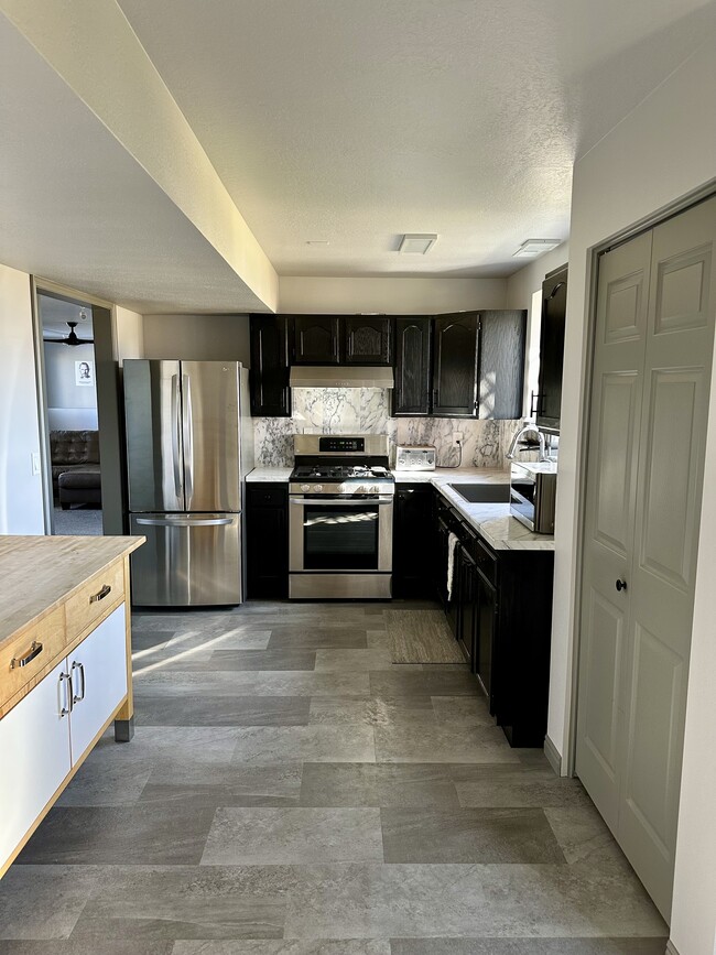 Kitchen - 2419 W 2700 S