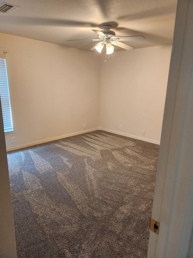 Photo - 4227 Larkin St