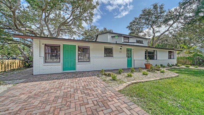 Photo - 6061 Border Ln