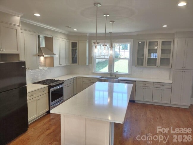 Photo - 1716 Berryhill Rd