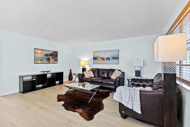 Photo - 74 Normandy Ln