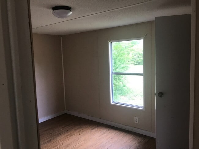 Photo - 10614 Eureka Rd