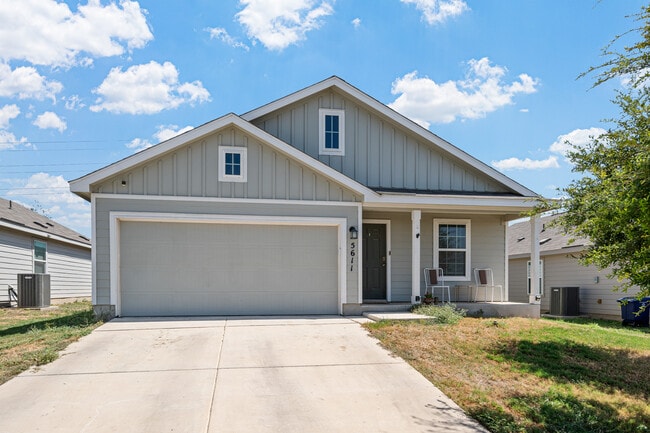 Building Photo - 5611 Elm Valley Dr Rental