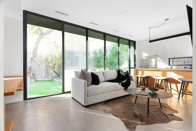 Photo - 5313 Avenue G