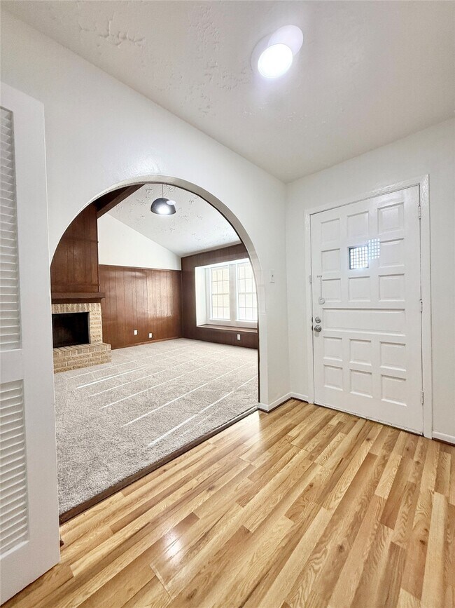 Photo - 10423 Kirkshire Dr