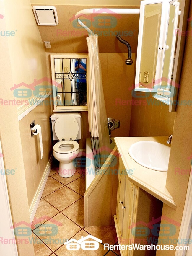 Photo - 970 E 1st Ave