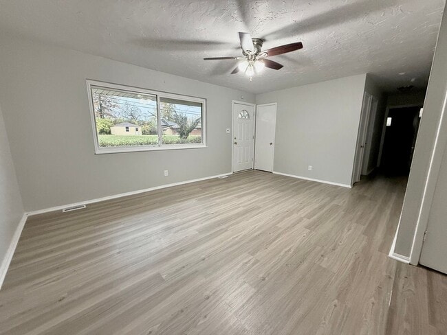 Photo - 3 bed 2 bath Great Neighborhood!!