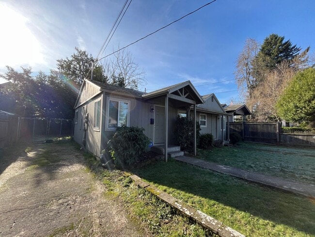 Photo - Updated and Bright 3 Bedroom 2 Bath Home in NE Portland (PDX/Columbia River)