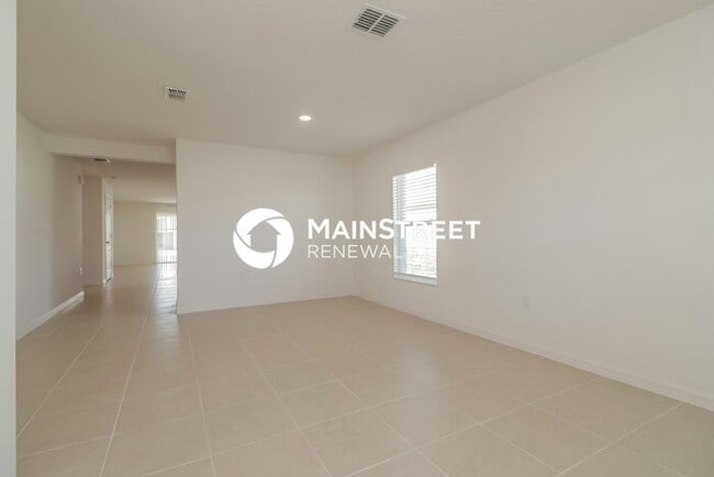 Photo - 4 Bedroom Pet-Friendly Home in Mascotte, FL with Main Street Renewal
