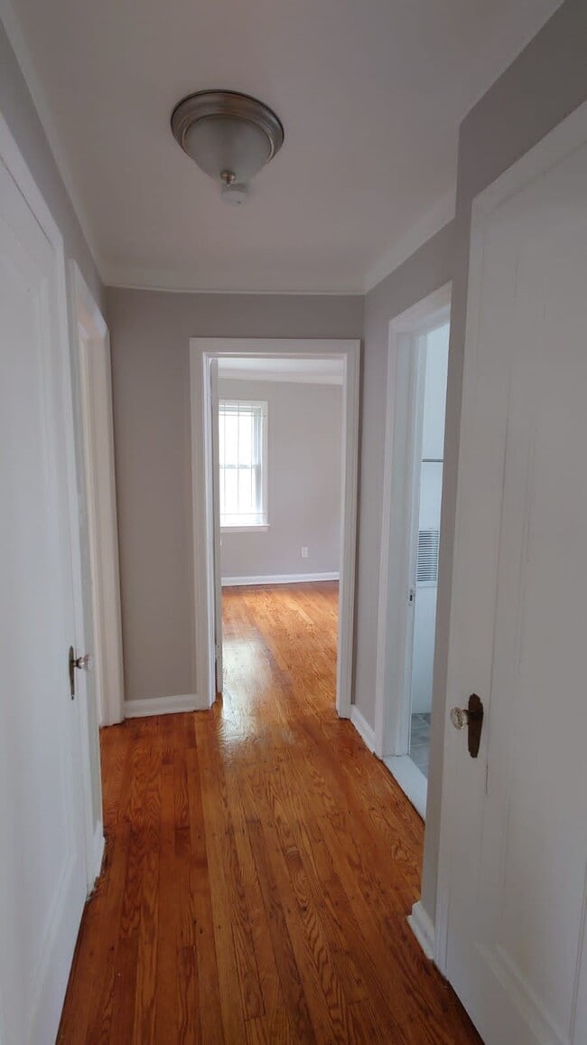 Photo - 5263 Lodewyck St