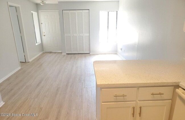 Photo - 499 Thor Ave SE