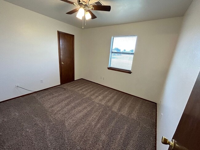 Photo - Cute 2 bed 1 bath you don't want to miss!