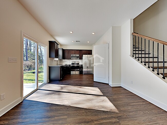 Photo - 8674 Highfield Ave