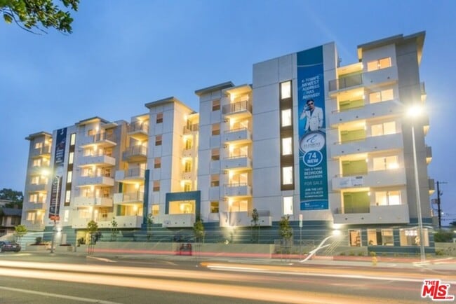 Building Photo - 436 Virgil Ave Unit 313