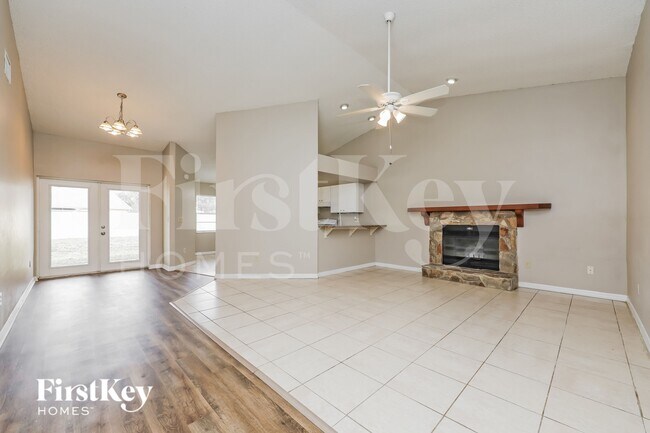 Photo - 4718 Westwind Dr