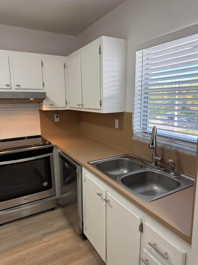 Photo - 1400 NE 55th St