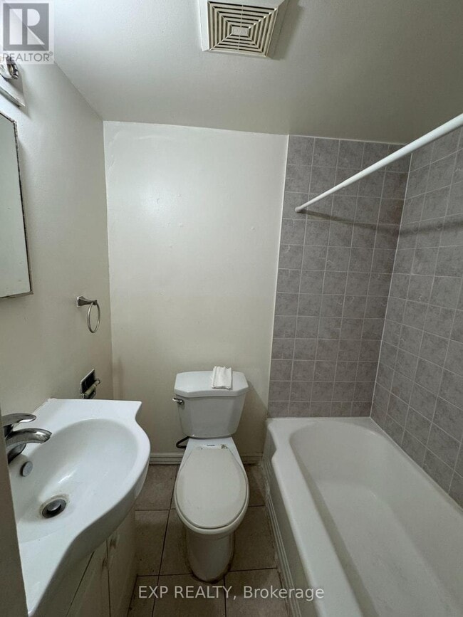 Photo - 72 Barrette St