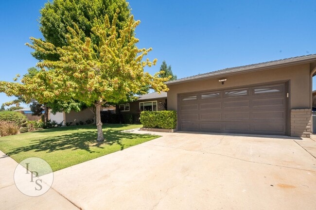 Building Photo - Fresno Eastside Home, 3BR/2BA, Near CSUF –...