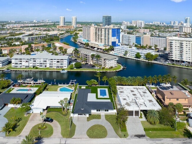 Photo - 430 Tamarind Dr