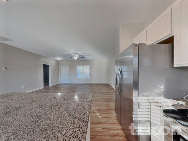 Photo - 185 Southern Pl