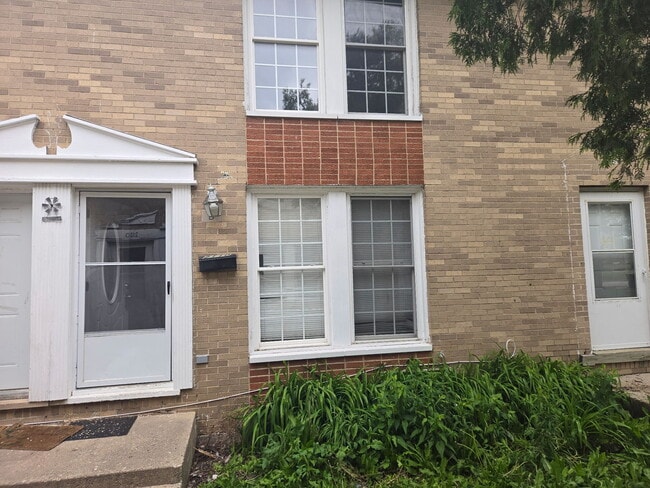 Photo - 2110 Hebron Ave