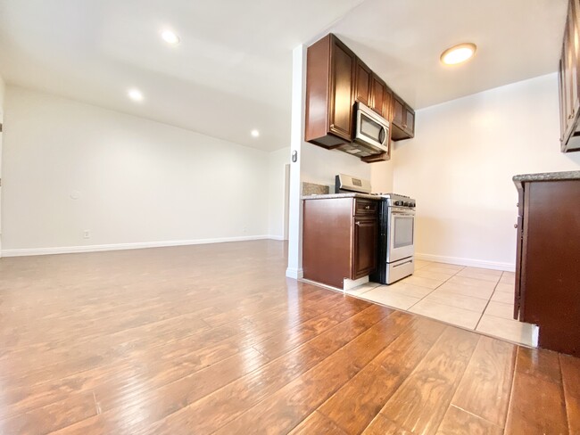 16215 Vanowen St Van Nuys, CA 91406 - 16215 Vanowen St Van Nuys, CA 91406 Condo Unit 8