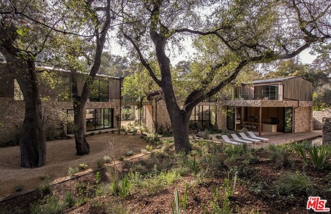 Building Photo - 3274 Oakdell Rd