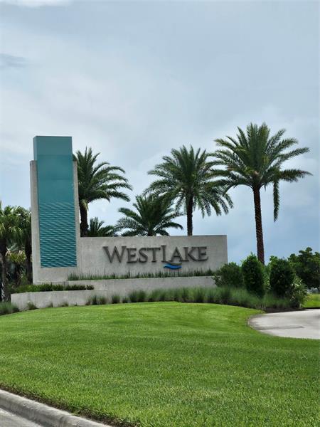 Building Photo - 4087 Longwood Lake Sq Rental