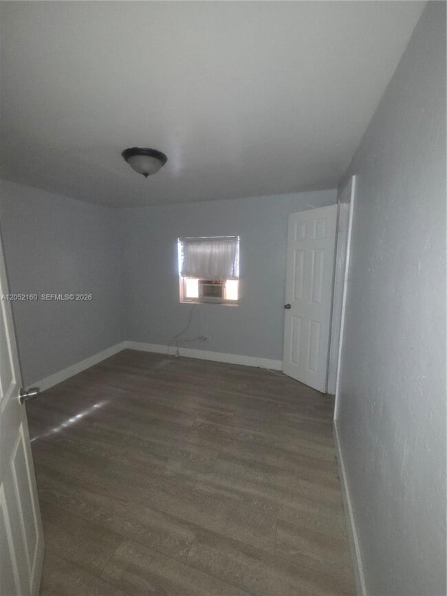 Photo - 4017 SW 24th St Unit 4