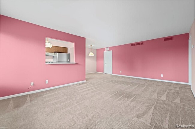 Photo - 1049 Country Club Dr