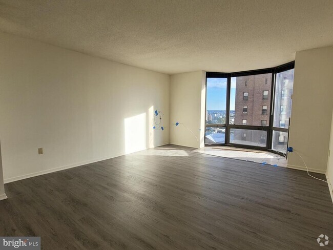 Building Photo - 2018 Walnut St Unit 18F Rental