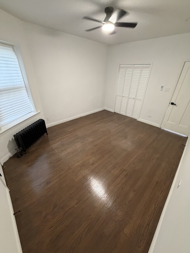 Photo - 8040 S Rhodes Ave