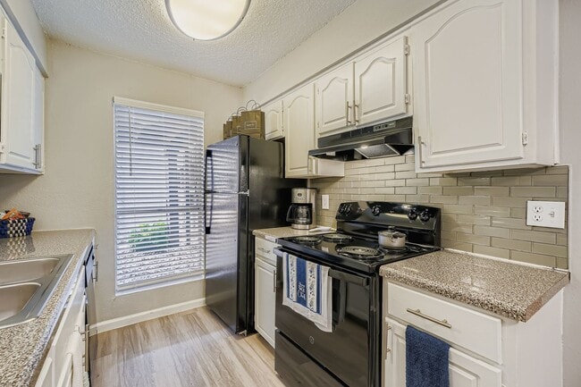 Building Photo - South Shore Rental