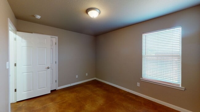 Photo - $1,395 + 2 WEEKS RENT!!
