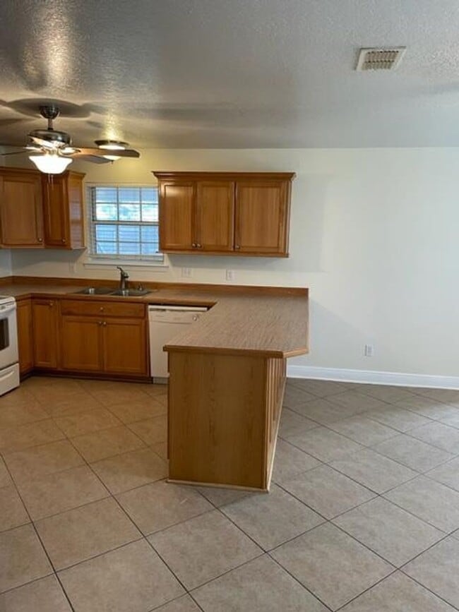 Photo - 10399 3rd Ave