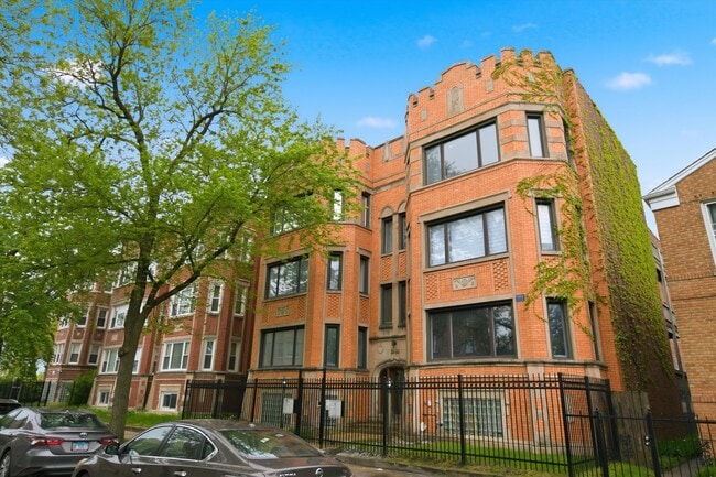 Building Photo - 7308 S Ridgeland Ave