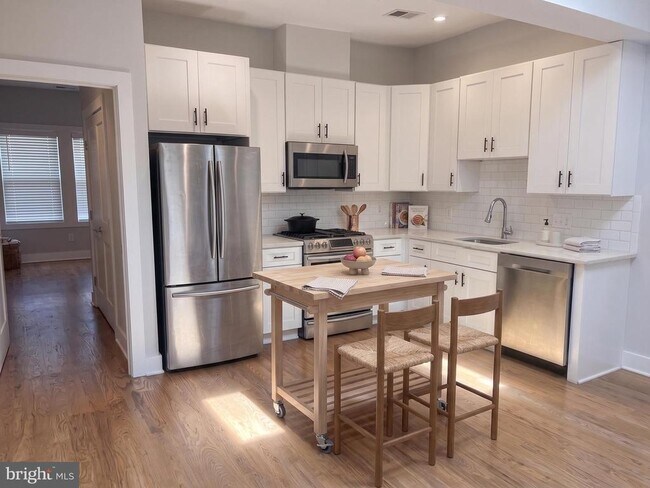 1627 Holbrook St NE Unit 3