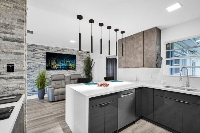 Photo - 1420 S 24th Terrace