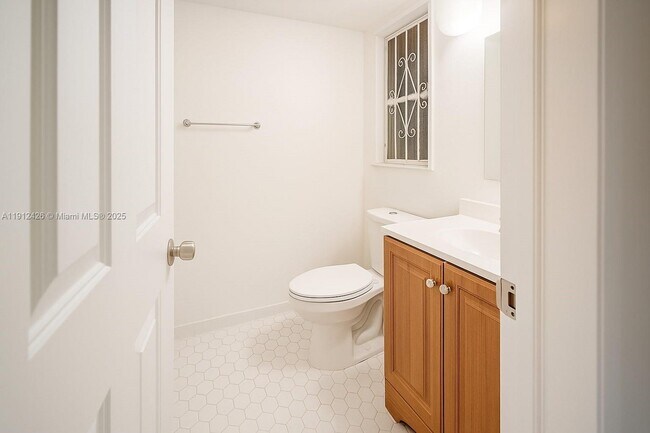 Photo - 11905 NE 2nd Ave Unit C301