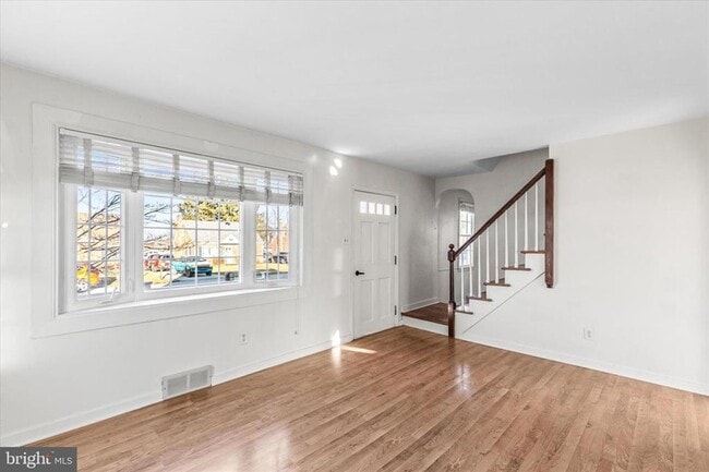 Photo - 3 Bedroom Brick Cape Cod in York Suburban School District!