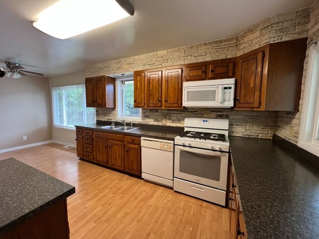 Photo - 3908 Staatz Dr