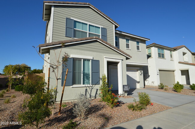 Photo - 1326 W Coyote Dr House