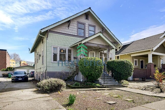 Photo - Charming 3-Bed Duplex in Renton - Spacious 1280 Sq Ft Haven!