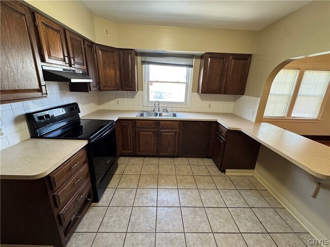 Photo - 295-97 N Midler Ave