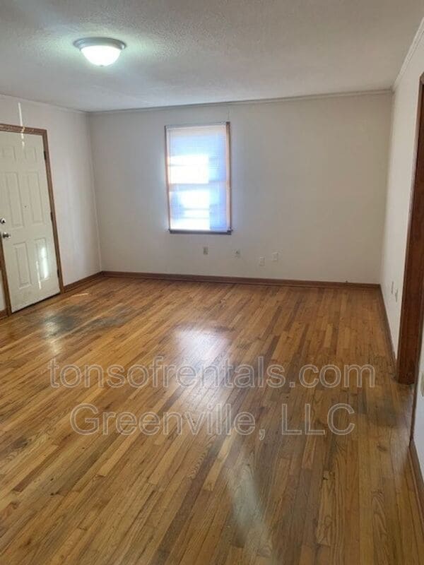Photo - 111 Pineview Rd