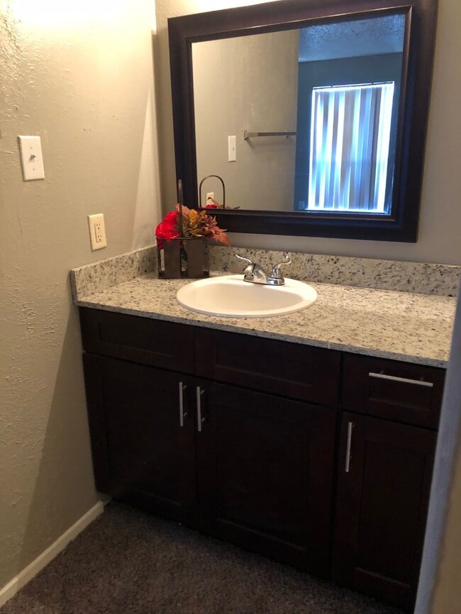 The Doral & Montfort Valley Apartments Dallas, TX